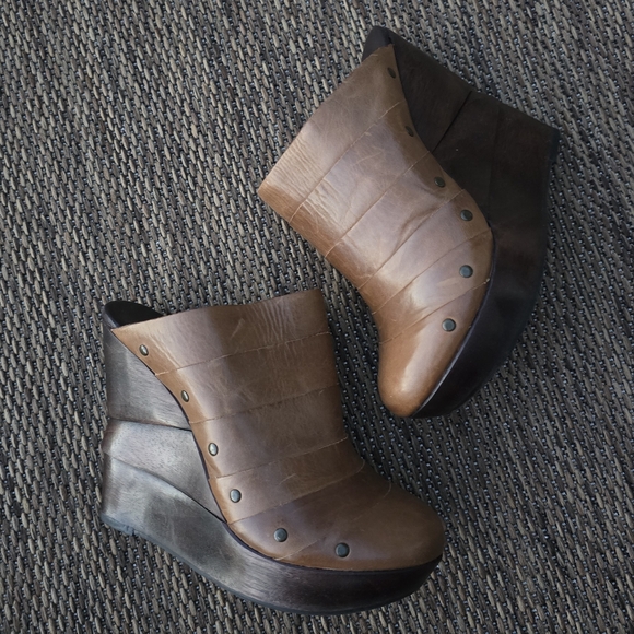 Diane Von Furstenberg "Octavia" Wedge Clogs - Picture 11 of 14